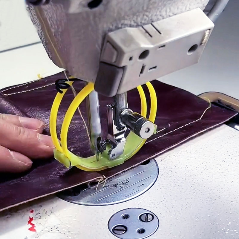 Pied de biche en nylon à doubl - Leather Needle Heavy avis et prix