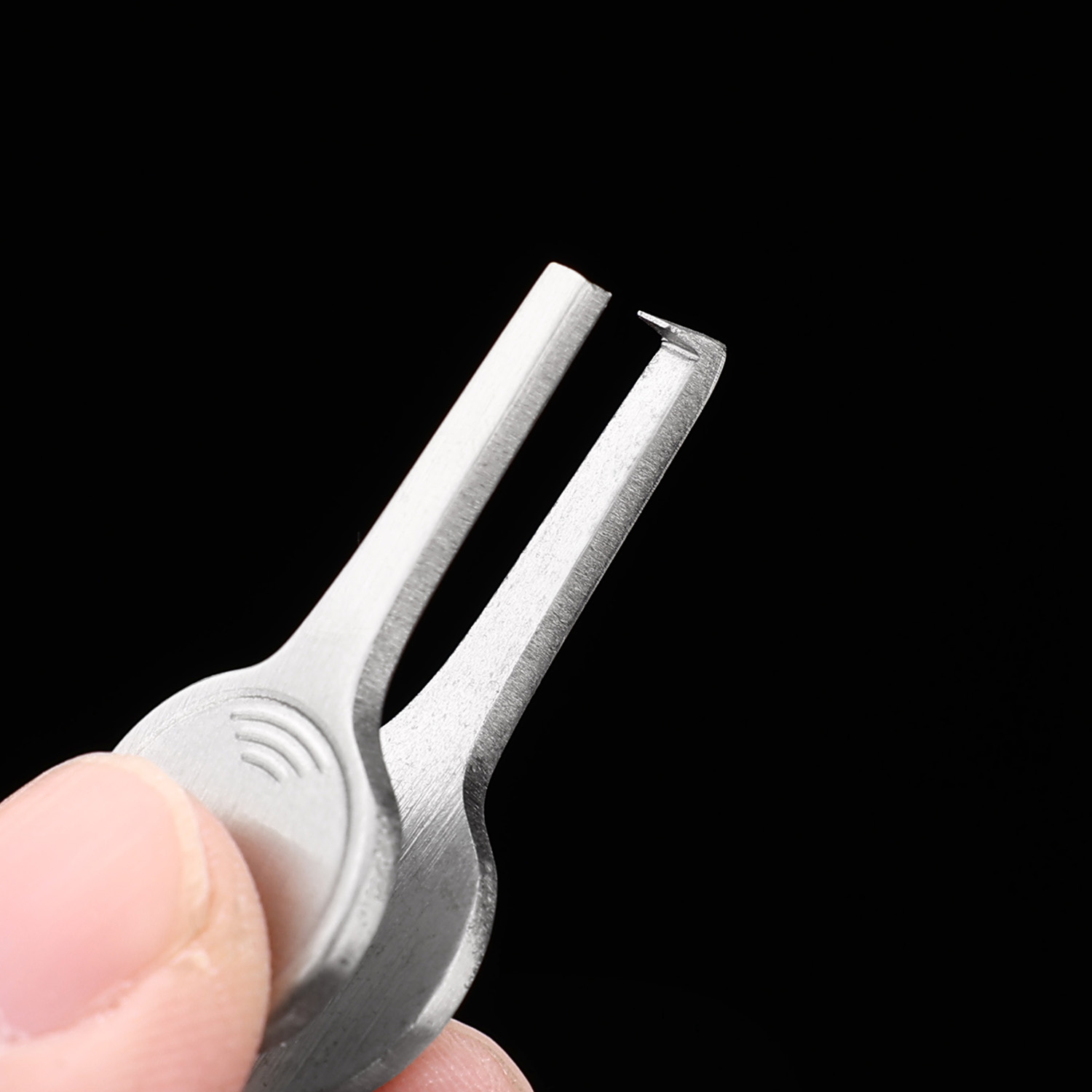 Outil de pêche pour ouvrir les - Snap Button Plier avis et prix