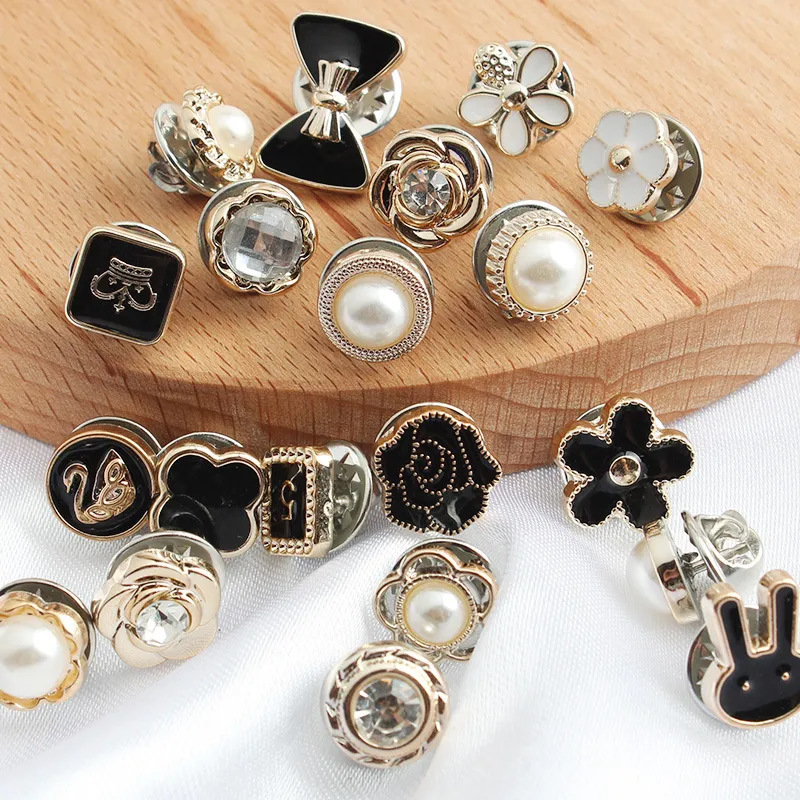 Lot de 10 boutons-broches perl - Button Hole Cutter avis et prix