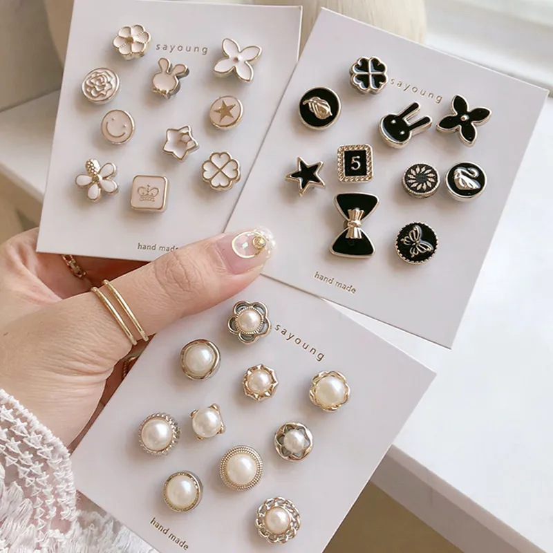 Lot de 10 boutons-broches perl - Button Hole Cutter avis et prix